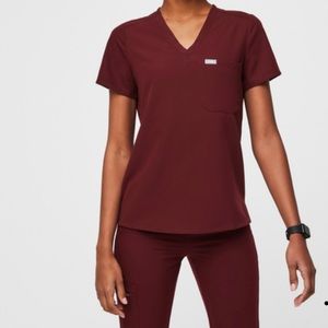 Figs scrub set- gently used